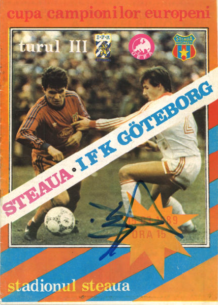 Pagină din programul meciului Steaua – IFK Göteborg 1